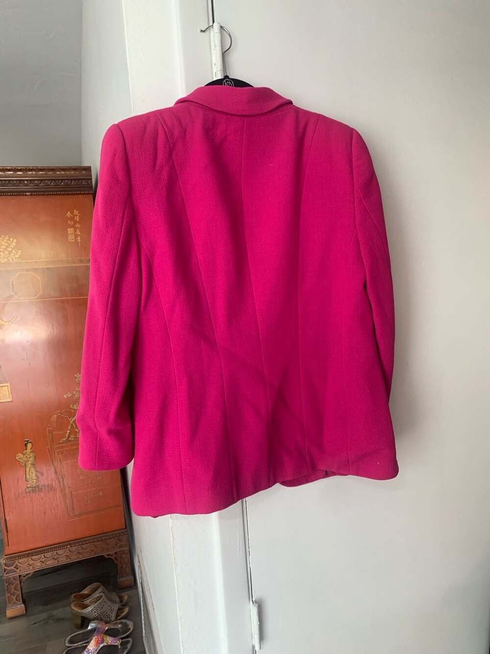 Escada Vintage Hot Pink Crepe Wool Blazer with Decorative Gold Tone Buttons - Picture 6 of 7